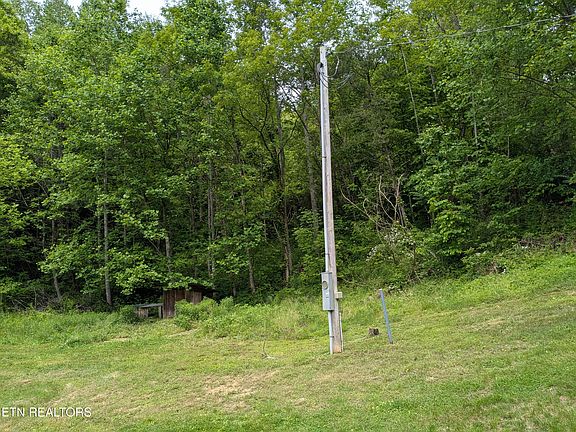 4th image of 956 Sherm Mountain Rd