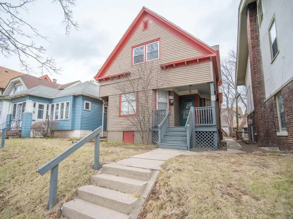 3008 North Oakland AVENUE, Milwaukee, WI 53211