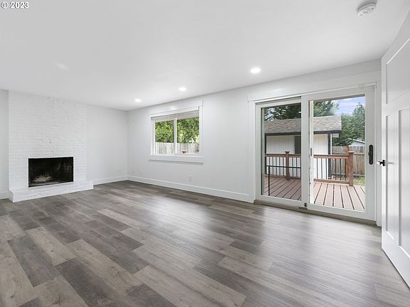 5th image of 419 NE 120th Ave
