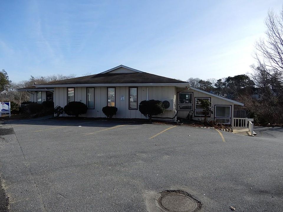 2nd image of 307 Falmouth Rd