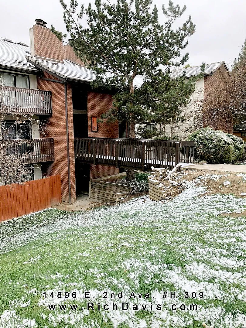 2 bed, 2 bath with washer/dryer hookup. Great location off Sable and 2nd Ave. — Photo 1