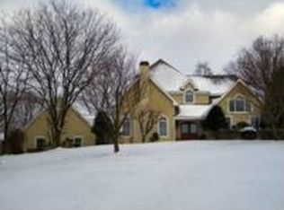 1502 Fox Chase Dr, Sewickley, PA 15143