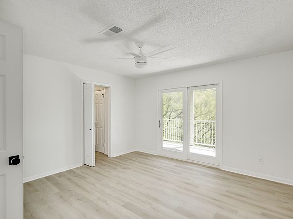 4th image of 801 Grassy Knl #C