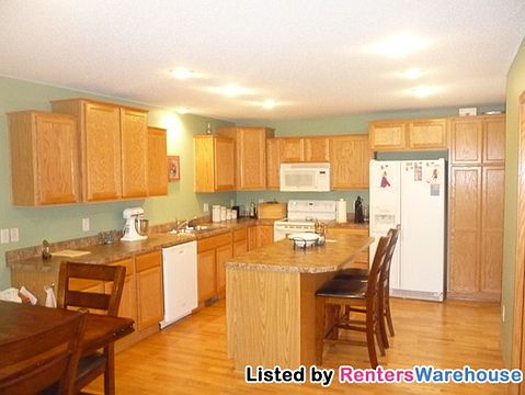 2nd image of 10892 Tyler Ct NE