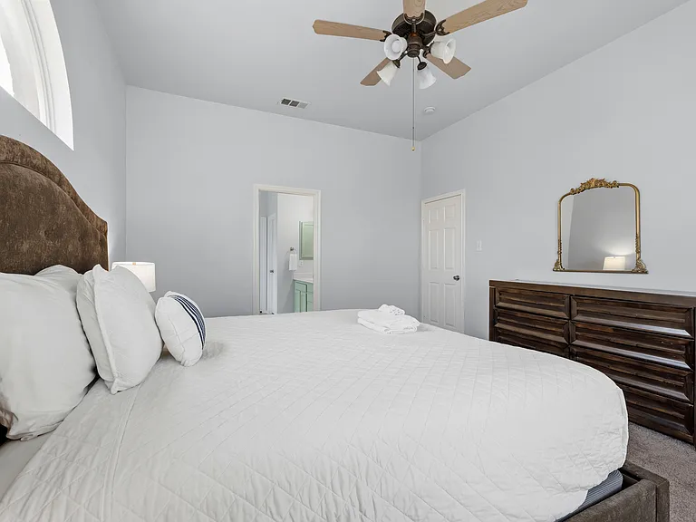 704 San Antonio Trl — Photo 17