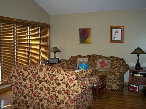 2nd image of 16049 87th St