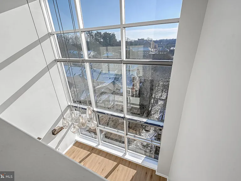 444 W Broad St #619 — Photo 10