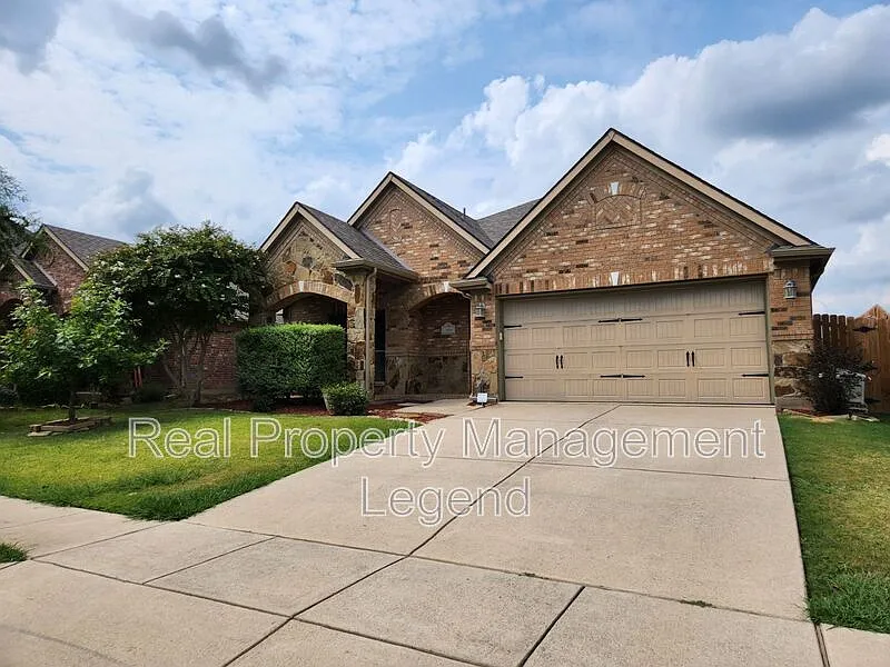 3 bed, 2.0 bath, 1629 sqft, $2,495 — Photo 2