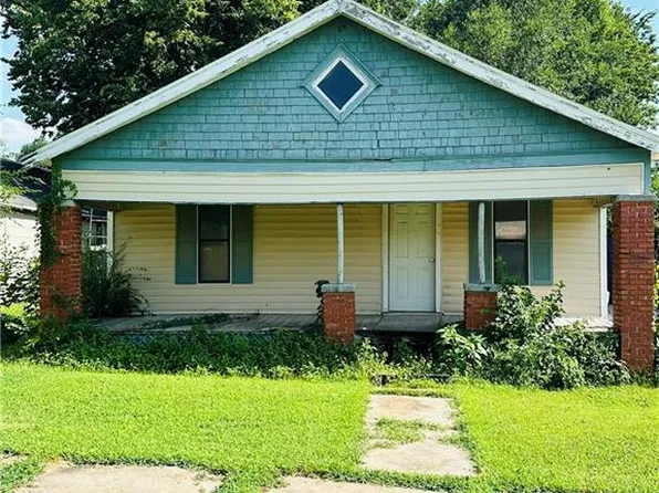 335 E 16th St, Baxter Springs, KS 66713