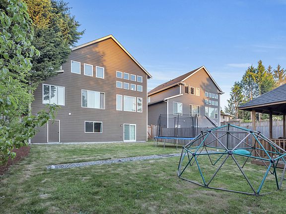 4th image of 14011 90th Ave NE