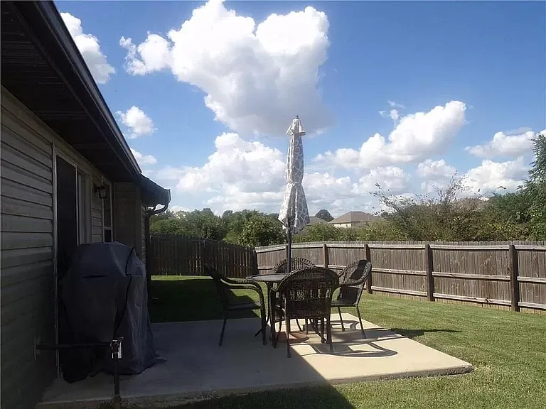 811 E Asher Dr — Photo 14