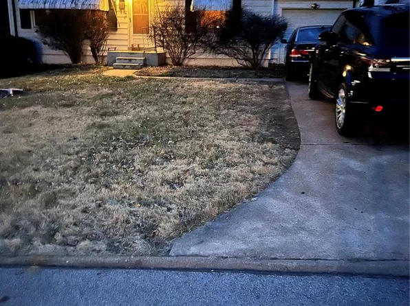 1408 Corinth Dr, Saint Louis, MO 63137