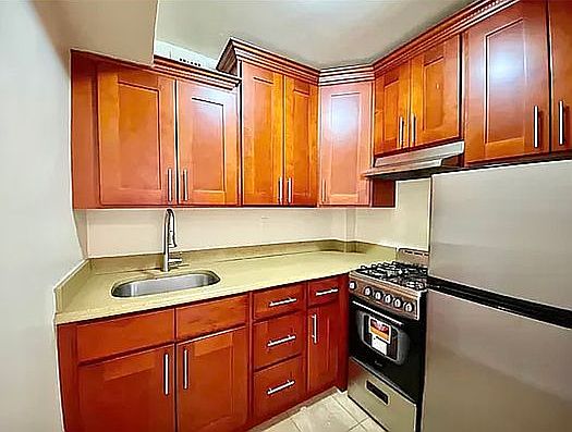 5th image of 288 W 238th St APT 2J