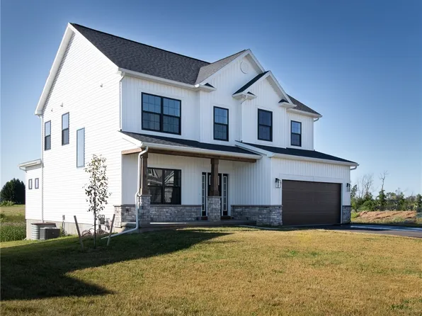 15 Gage Gdns, Churchville, NY 14428