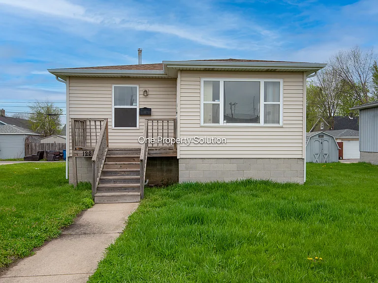 1227 Logan St — Photo 2