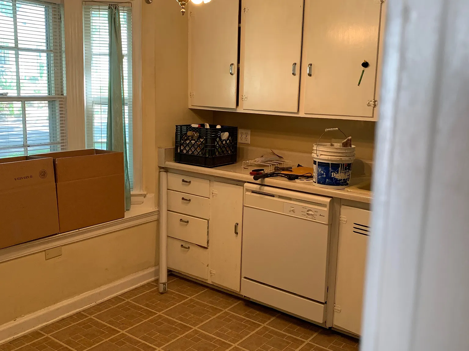 2 bed, $1,050 — Photo 4