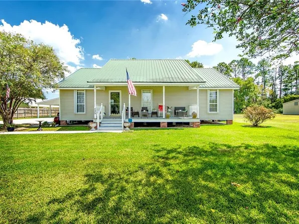 135 Thoroughbred Park Dr, Thibodaux, LA 70301