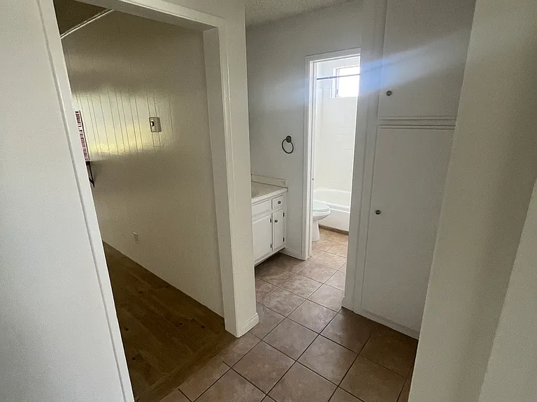 4421 Green Ave #B — Photo 5