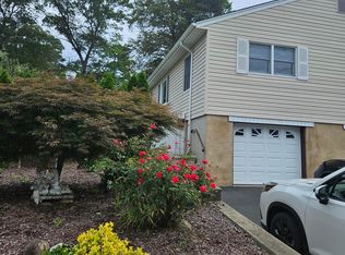 115 Franklin Tpke, Waldwick, NJ 07463