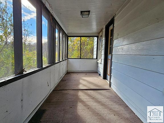 2nd image of 614 Warehouse St