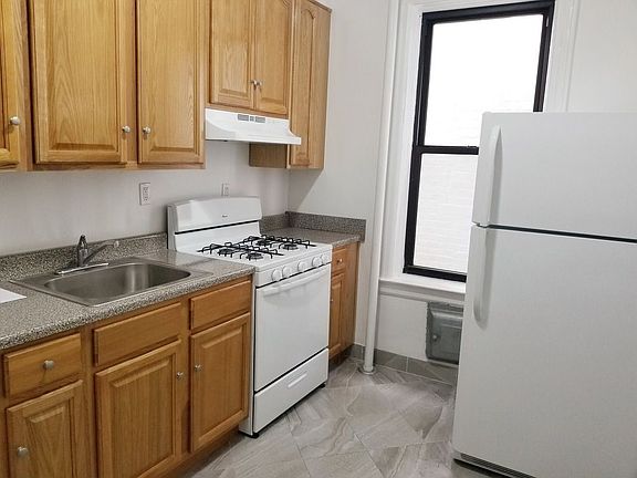 3rd image of 2804 33rd St #3