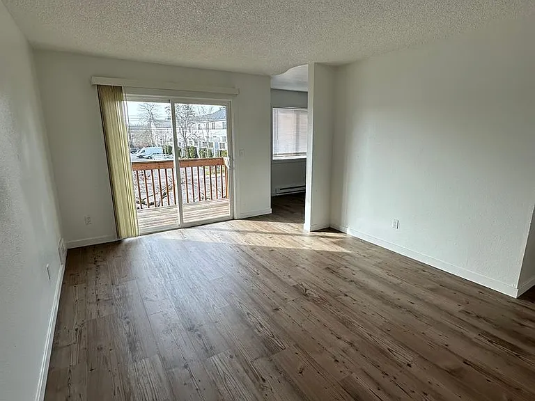Stark Street Townhomes — Photo 28