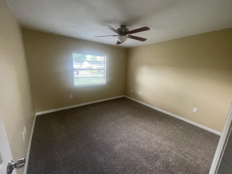 2205 Country Loop S — Photo 11