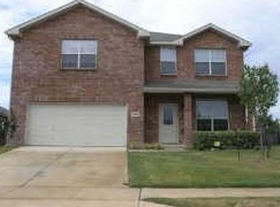 9445 Fox Hill Dr, Fort Worth, TX 76131