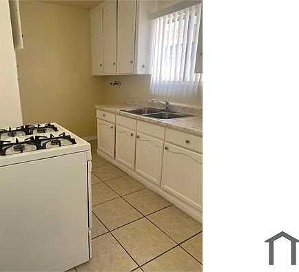 1st image of 1014 S Flower St APT 6