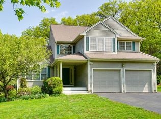 2 A Stonehill Cir, Burlington, MA 01803