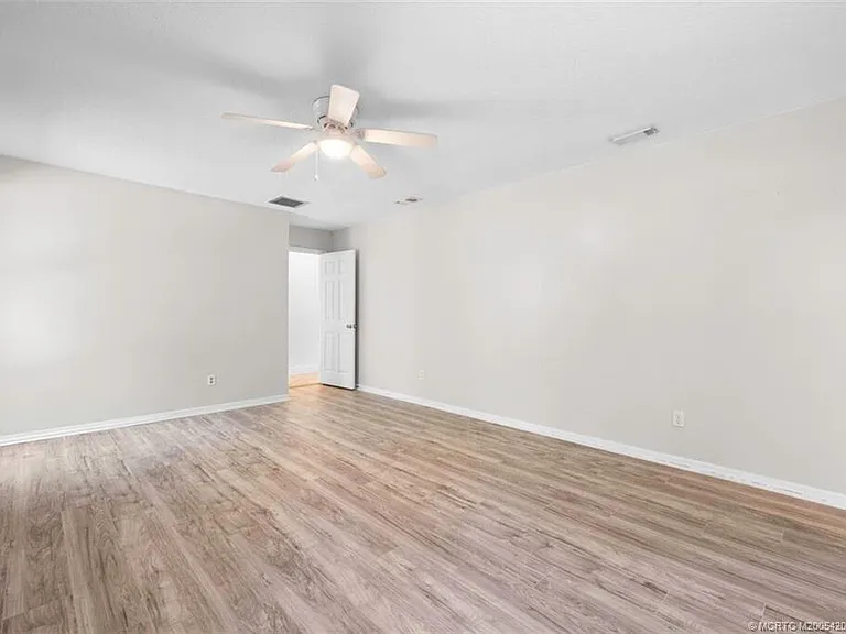 3074 NE Loquat Ln — Photo 13