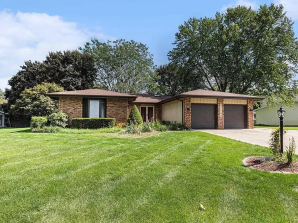 51760 Whitestable Ln, South Bend, IN 46637