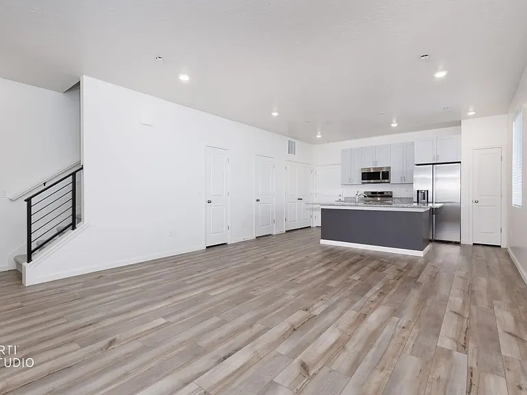 187 E Arcade Dr — Photo 5