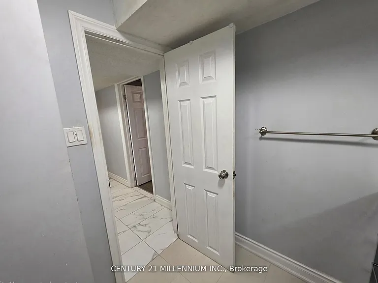 23 Malcolm Cres — Photo 21
