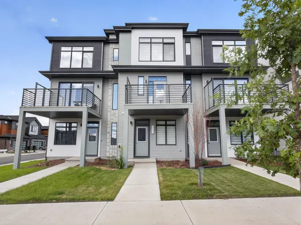 3241 Keswick Way SW, Edmonton, AB T6W 2P8