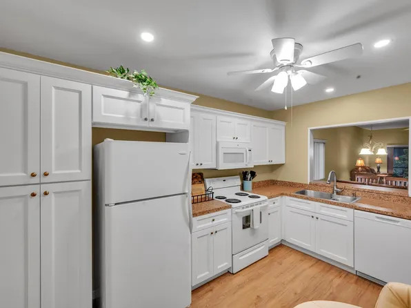 6303 SE Williamsburg Drive #101, Hobe Sound, FL 33455