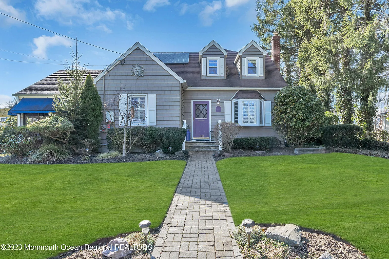 1629 Dumont Terrace photo 1