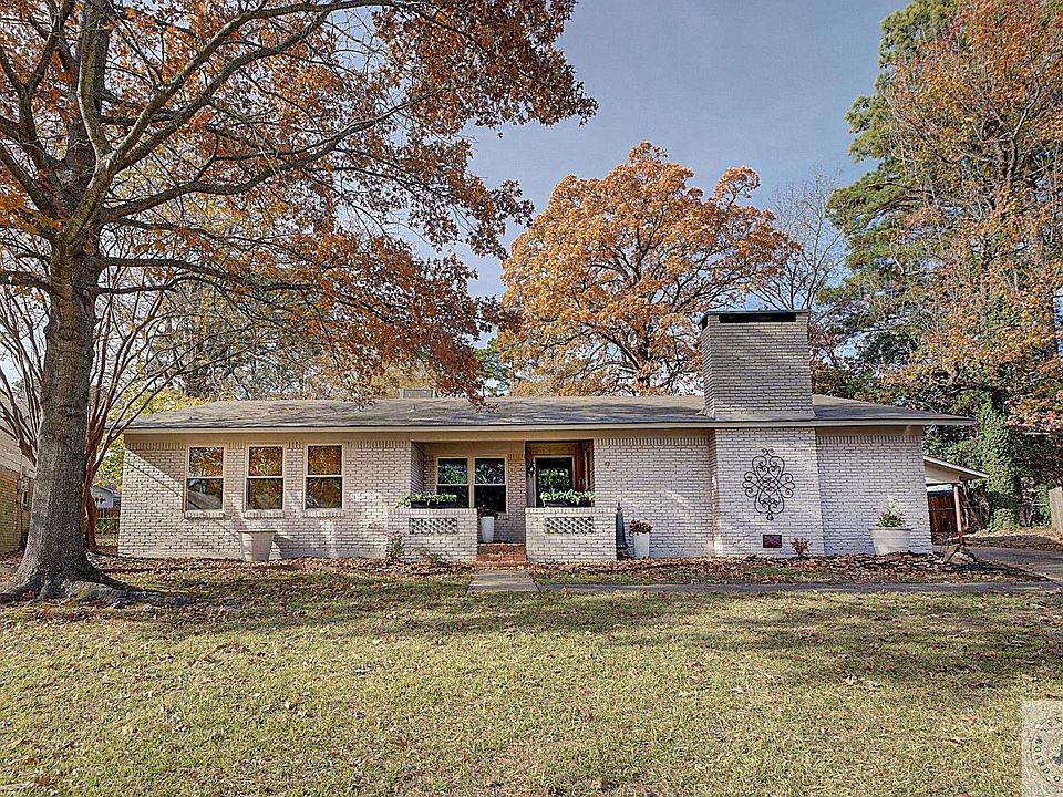 1st image of 9 Woodcliff Dr