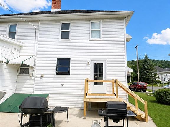 4th image of 113 W Bertsch St