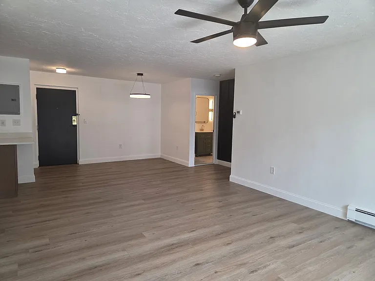 1000 Lexington Street — Photo 17