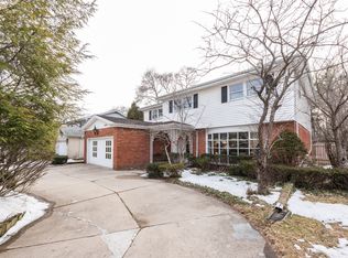 1221 Manor Dr, Wilmette, IL 60091