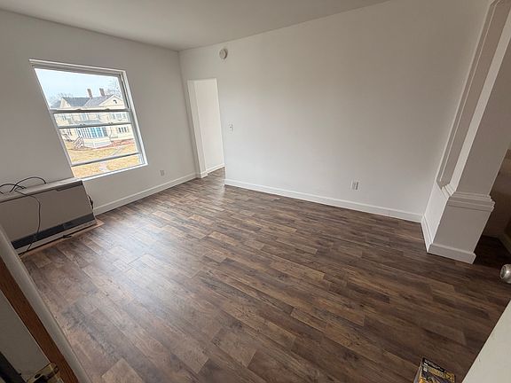 2nd image of 213 Webster St #3F