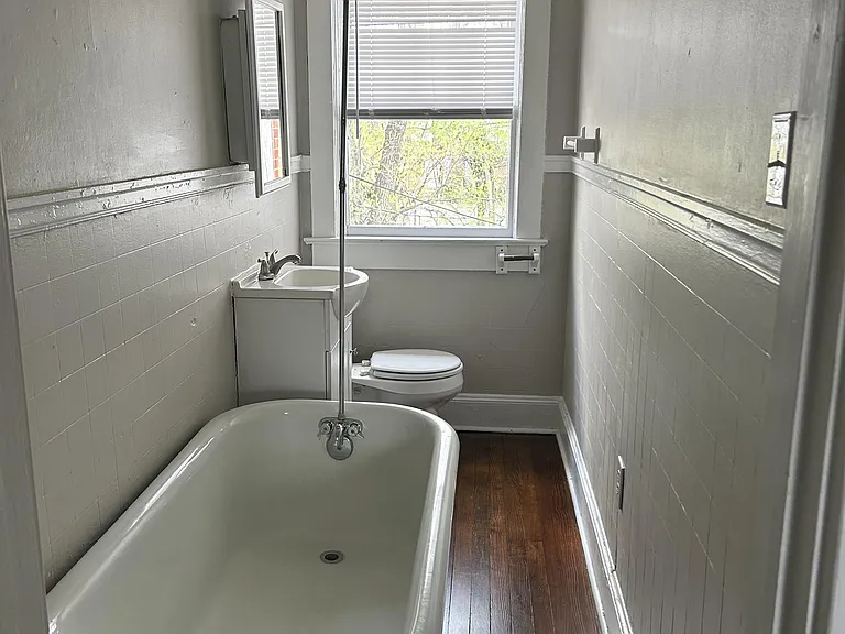 224 East St — Photo 11