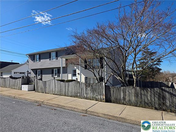 2nd image of 1160 Siegfried Ave