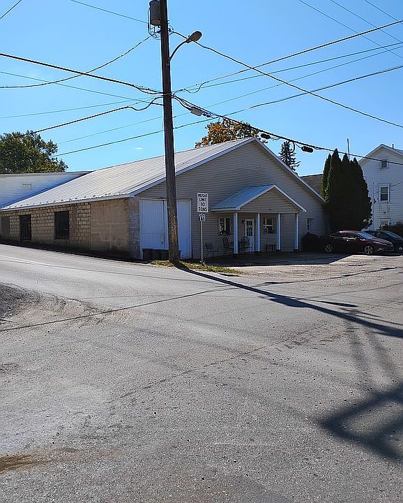 2nd image of 590 Sipesville Rd