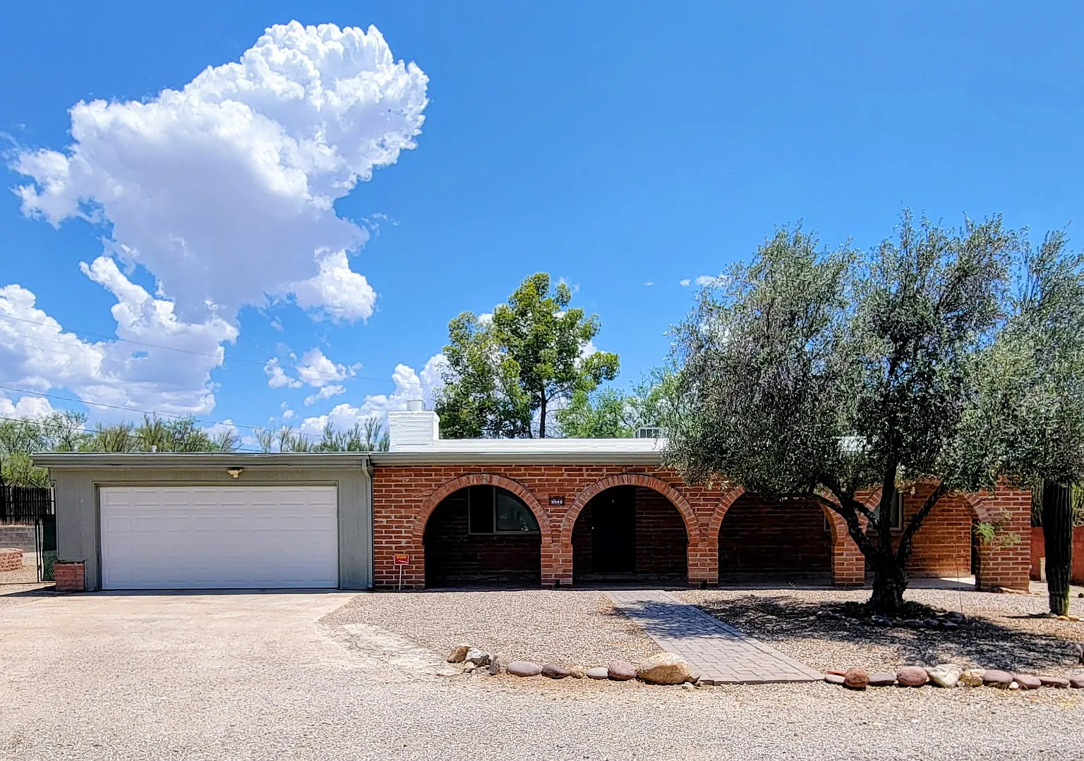 4 bed, 1932 sqft, $2,695 — Photo 1