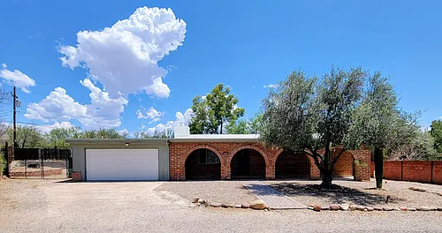 8840 E Hawk Pl Photo 1