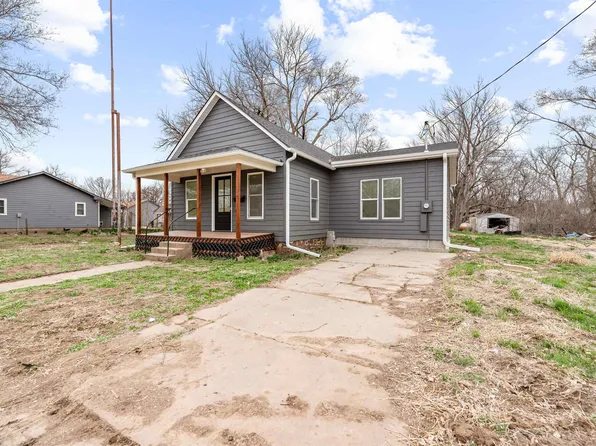 212 W Anderson St, Brookville, KS 67425