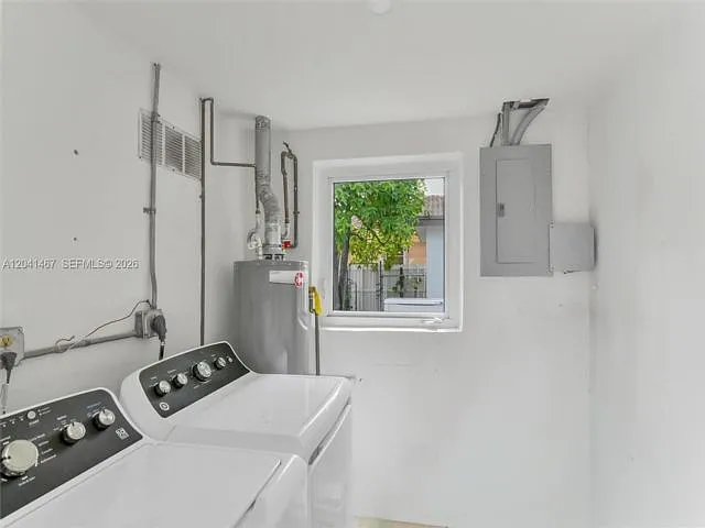 241 W 48th St — Photo 11