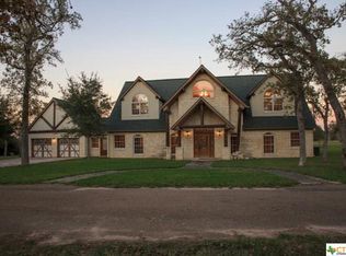 2268 Fannin Rd, Victoria, TX 77905